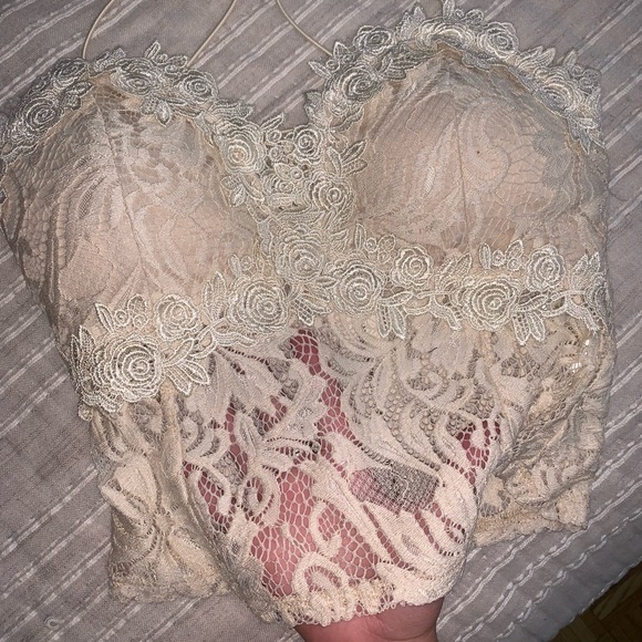 Fashion Nova creme lace top - Picture 4 of 5